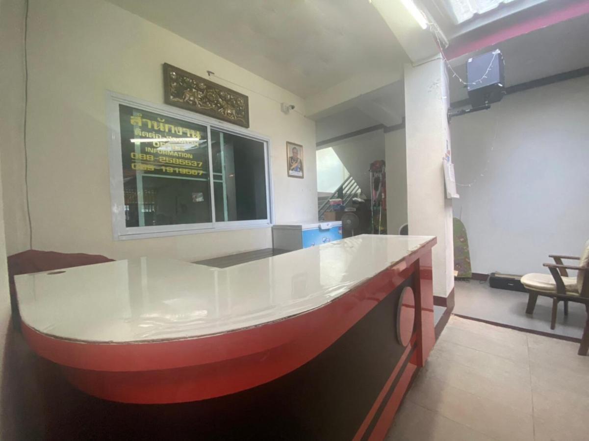 Oyo 1135 Triple A Residence Csiangmaj Kültér fotó