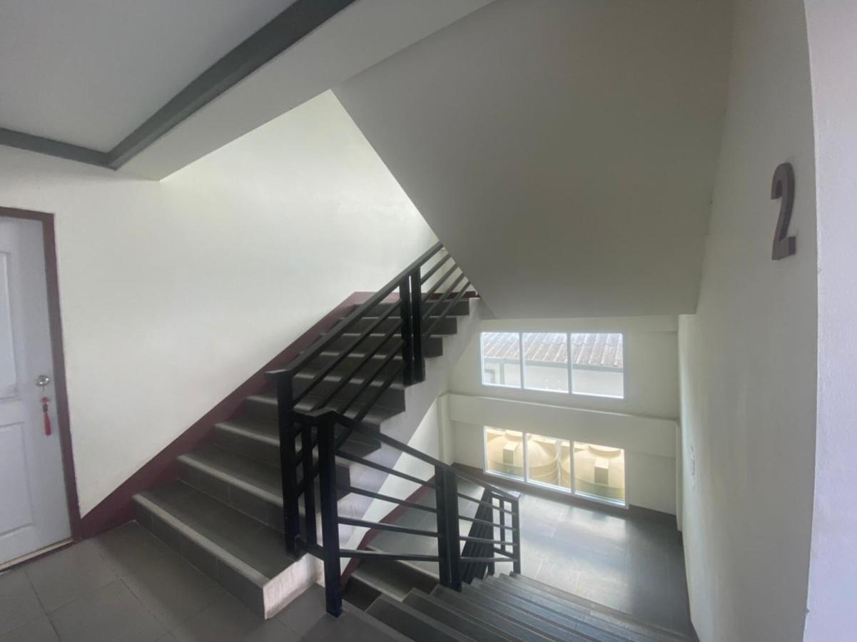 Oyo 1135 Triple A Residence Csiangmaj Kültér fotó