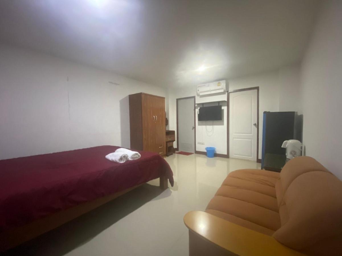 Oyo 1135 Triple A Residence Csiangmaj Kültér fotó