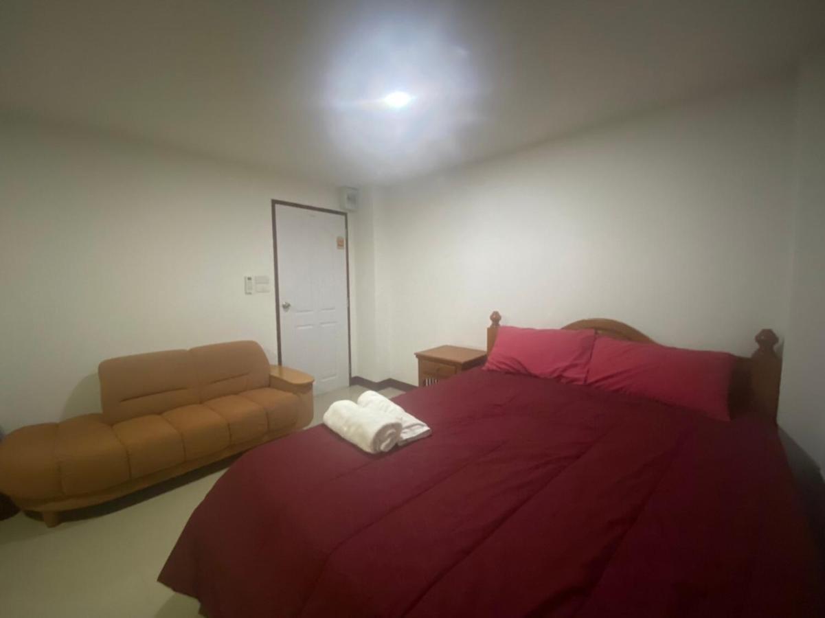 Oyo 1135 Triple A Residence Csiangmaj Kültér fotó
