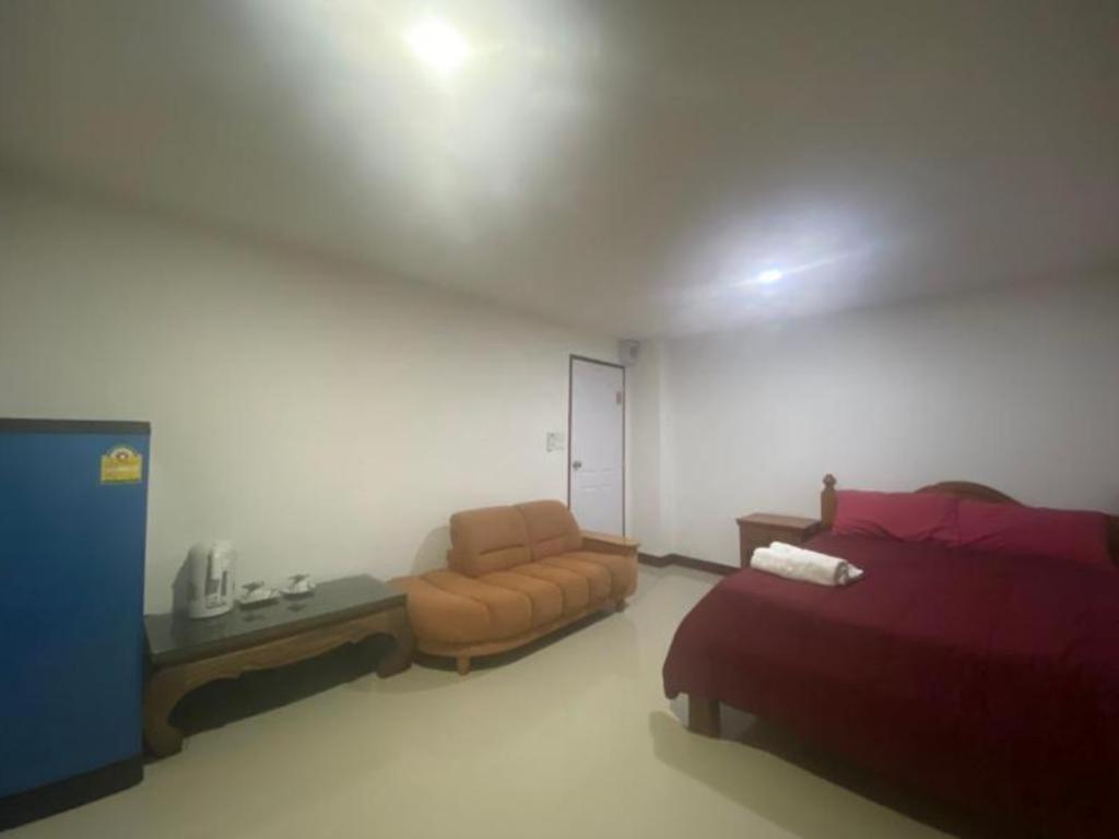 Oyo 1135 Triple A Residence Csiangmaj Kültér fotó