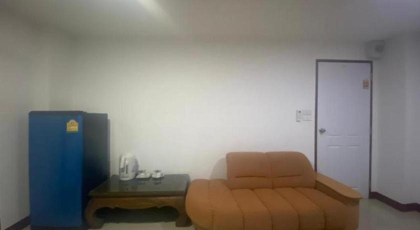 Oyo 1135 Triple A Residence Csiangmaj Kültér fotó