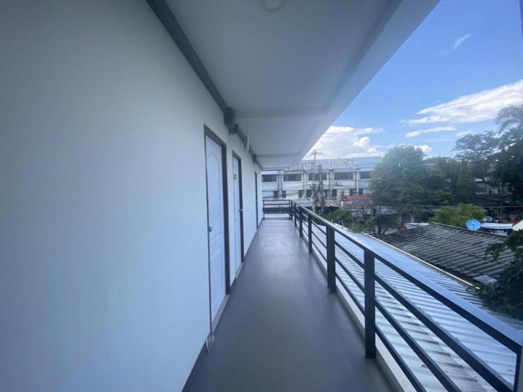 Oyo 1135 Triple A Residence Csiangmaj Kültér fotó