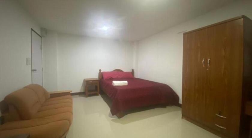 Oyo 1135 Triple A Residence Csiangmaj Kültér fotó