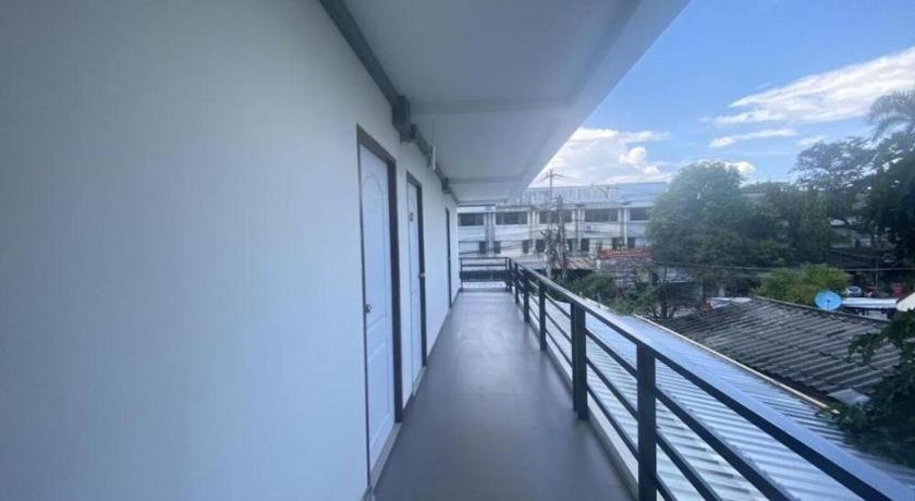 Oyo 1135 Triple A Residence Csiangmaj Kültér fotó