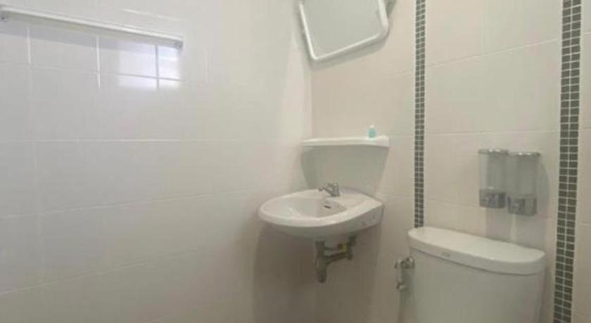 Oyo 1135 Triple A Residence Csiangmaj Kültér fotó