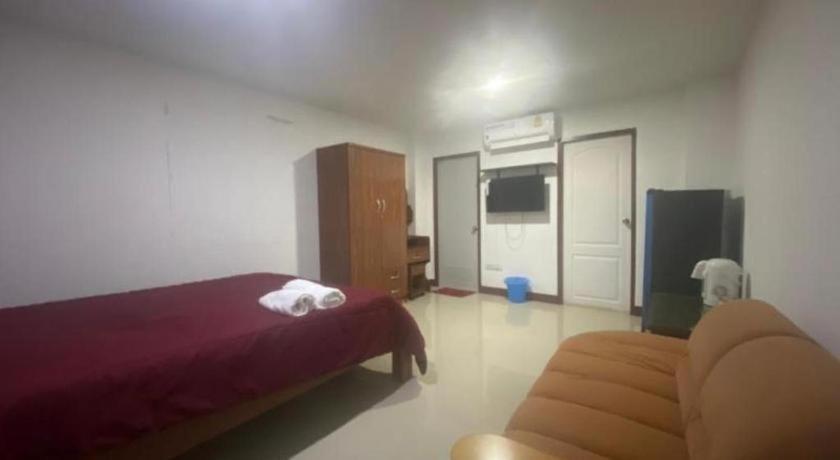 Oyo 1135 Triple A Residence Csiangmaj Kültér fotó